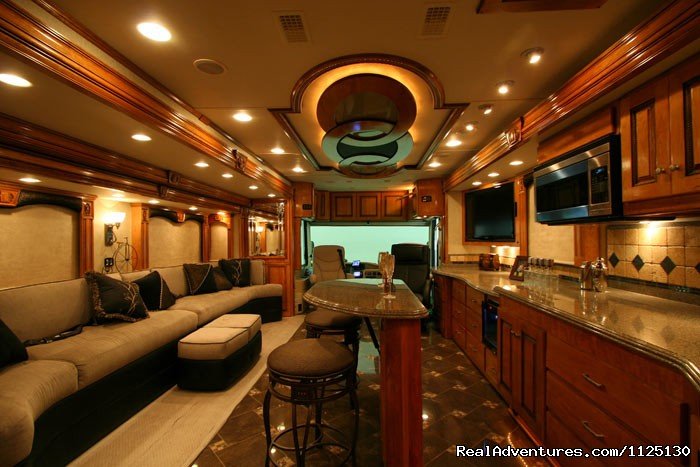 Allstar Coaches RV Rental Florida - Silver Crown | Allstar Coaches Luxury RV Rentals in Florida | Image #3/14 | 