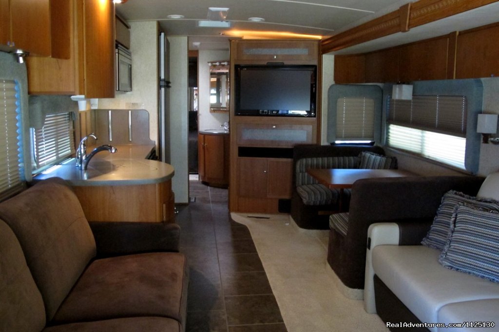 Allstar Coaches RV Rental Florida - Journey | Allstar Coaches Luxury RV Rentals in Florida | Image #9/14 | 