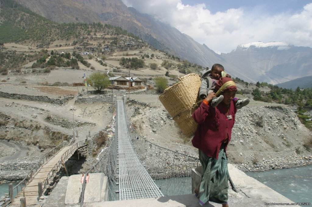 Bridge over Marsyangdi | Annapurna  Circuit  Trek Nepal | Image #14/21 | 