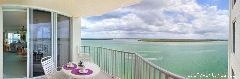 Photo #6 | Romantic Week Getaway at Luxury Condo | Image #4/14 | 