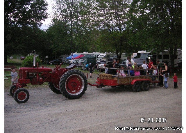 Hay Ride | Brook n Wood   R V  Resort | Image #3/4 | 