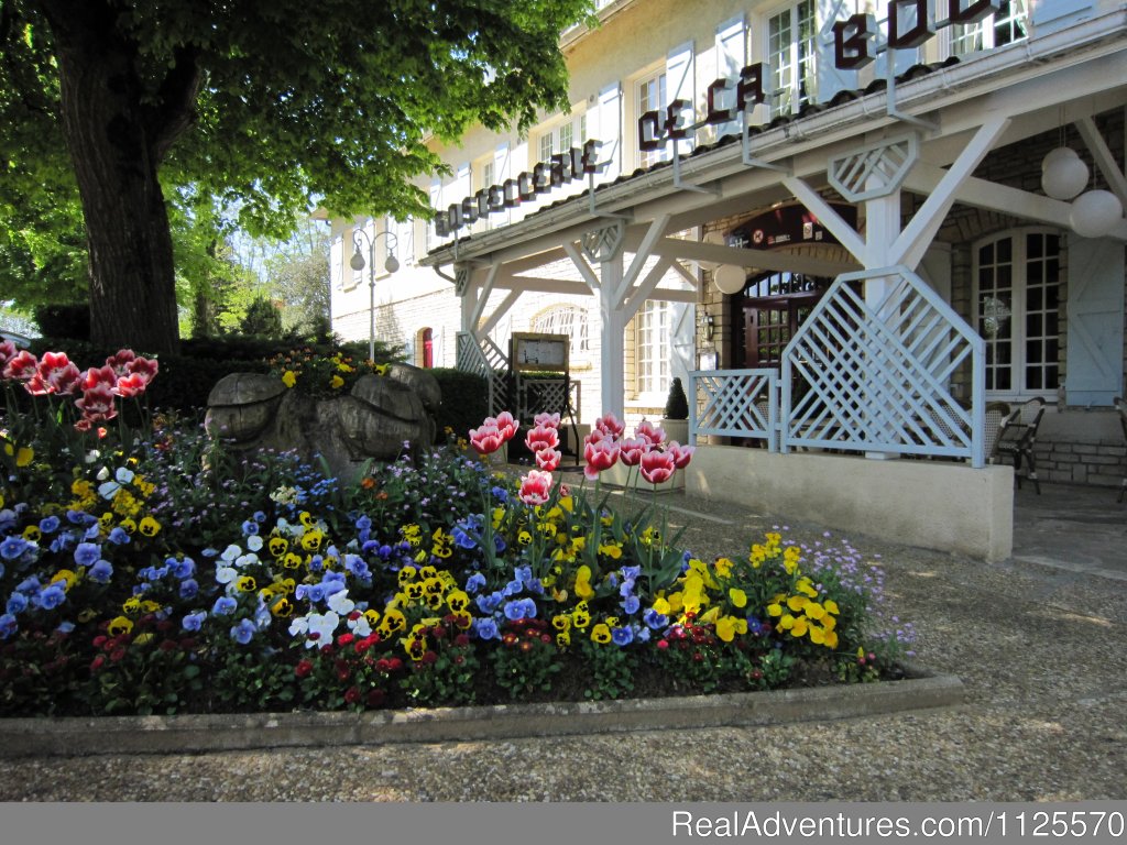 Our start point in Gourdon | Cycle The Dordogne | Image #2/17 | 