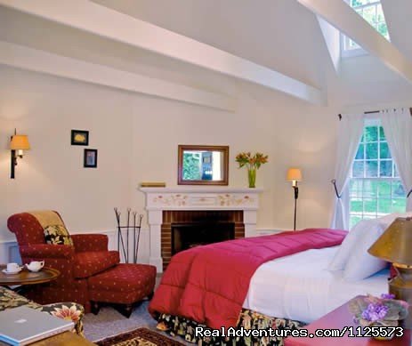 Romantic getaway at Lenox country inn | Image #9/13 | 