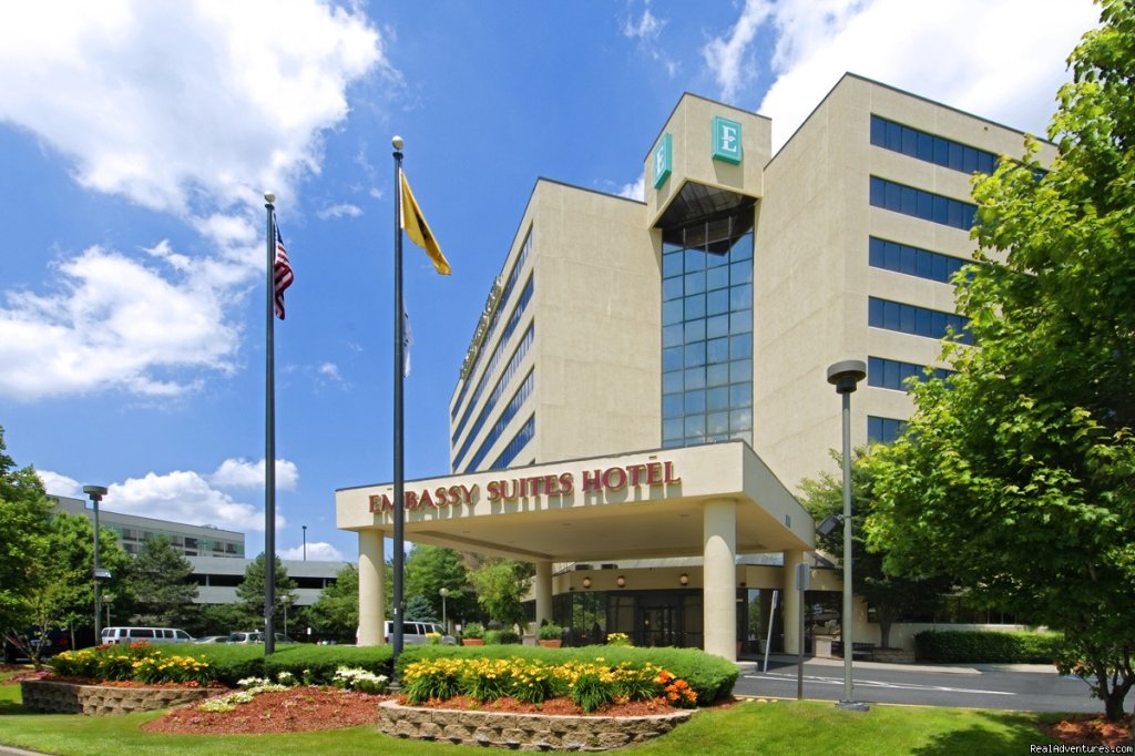 Hotel Exterior | Embassy Suites Hotel Secaucus-Meadowlands | Image #2/3 | 