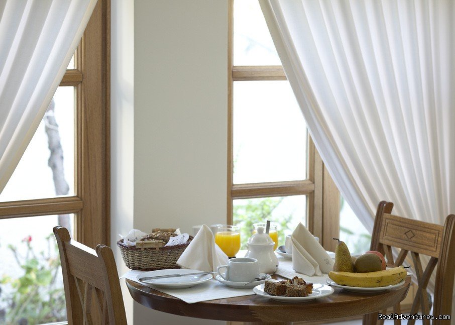 Hotel Matina Breakfast room/restaurant | Hotel Matina, Santorini Island, Greece | Image #6/15 | 