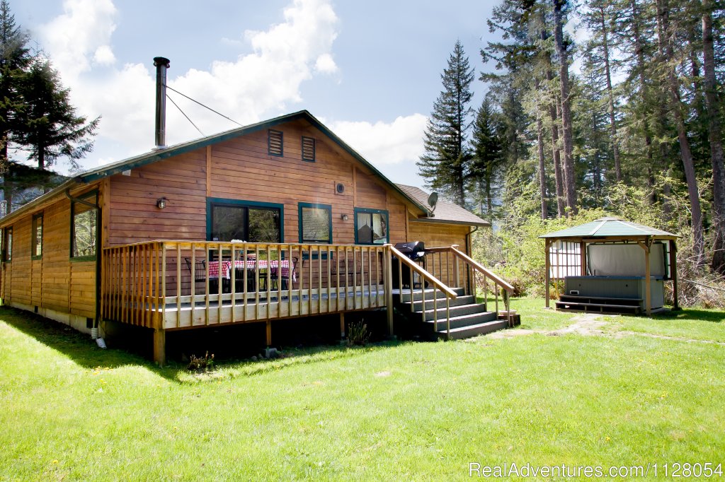 Cedar Cabin on the Creek | Luxury Cabins w/hot tubs, fire pit - Mt. Rainier | Image #23/26 | 