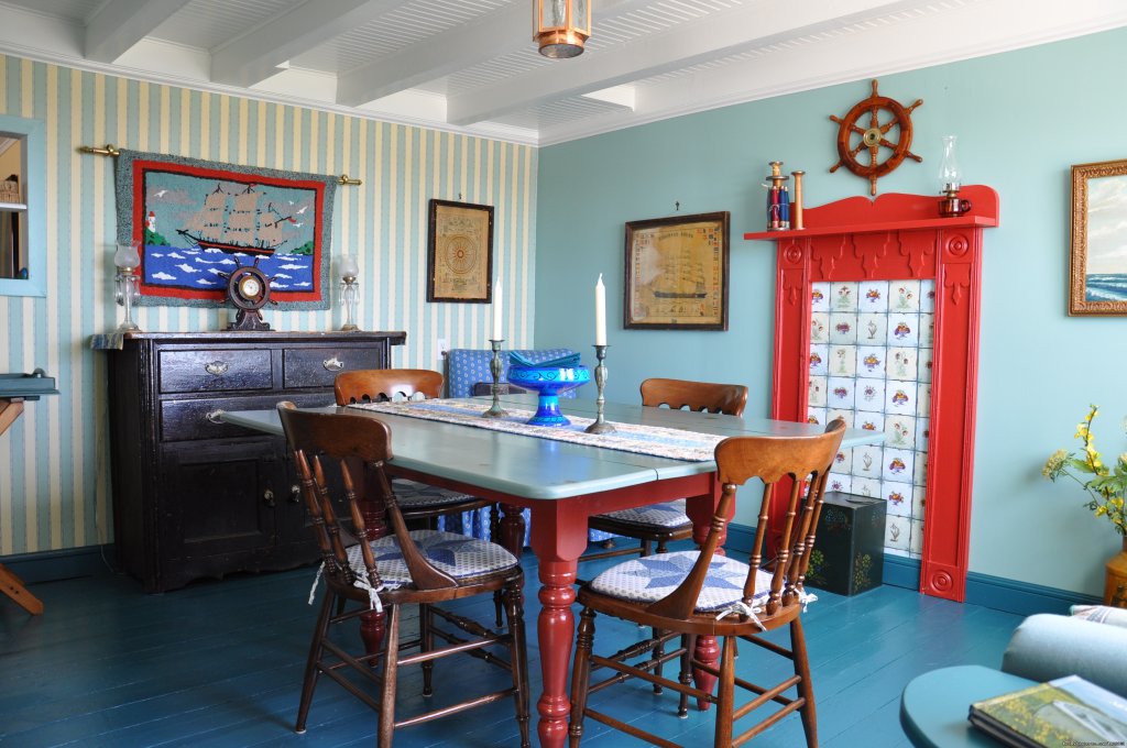 Eagle Peak, dining room | Newfoundland Vacation Homes | Image #6/11 | 