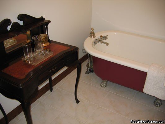 The Empire Suite Bath | Victorian B&B a short drive away. | Image #4/5 | 