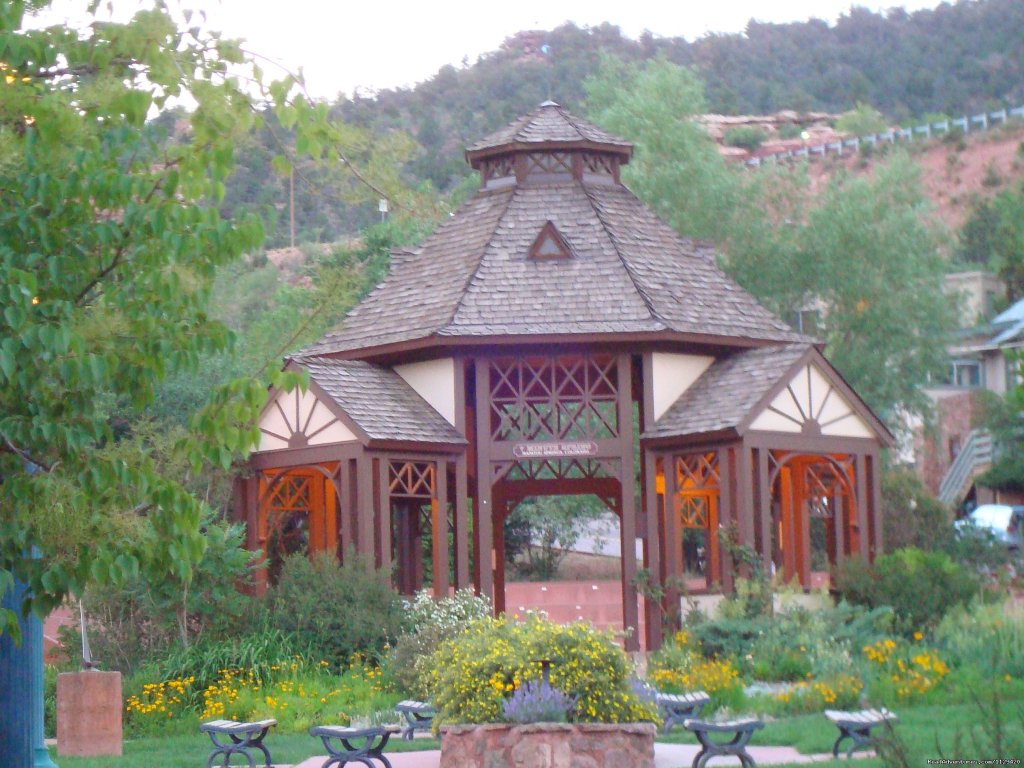 7 MINUTE MINERAL SPRINGS | Pikes Peak Cabin  By Garden Of The Gods | Image #14/22 | 