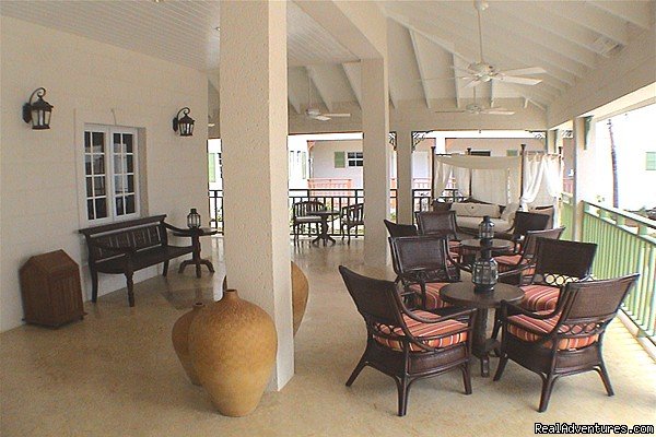 Lobby | Bay Gardens Beach Resort & Spa - Family Fun | Image #2/15 | 