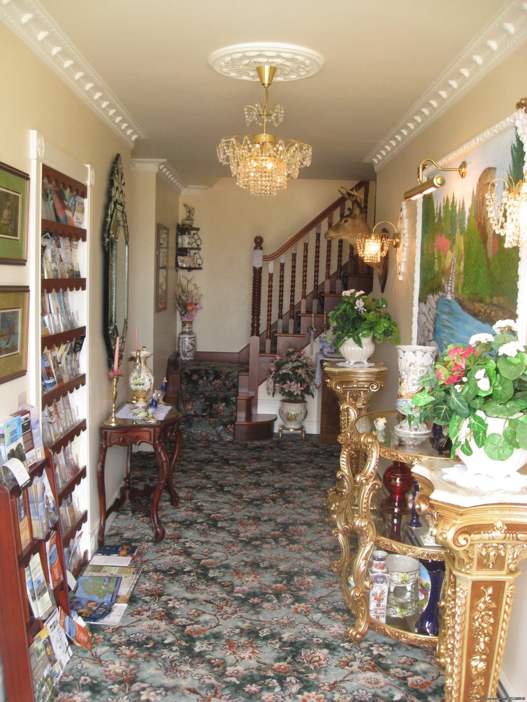 Front Hall | Pennsylvania House B&B | Image #11/18 | 