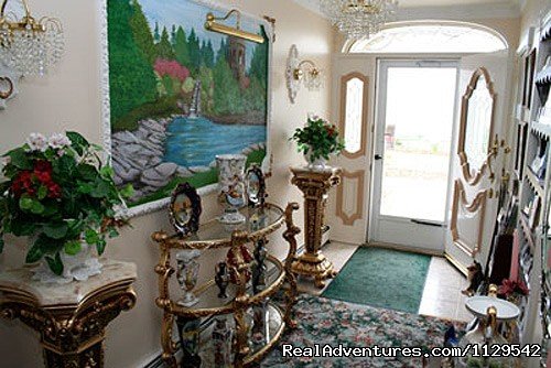 Front Hall Entrance | Pennsylvania House B&B | Image #17/18 | 