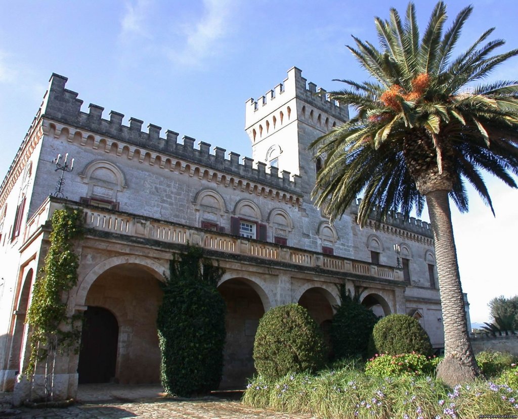 Front view | Charming Masseria | Fasano, Italy | Bed & Breakfasts | Image #1/1 | 