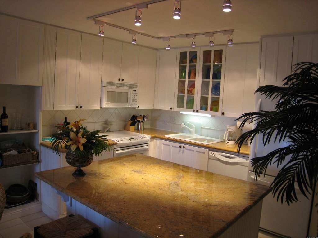 Photo #5 | Kamaole Sands 1 bed / 2 bath Total Remodel | Image #2/5 | 