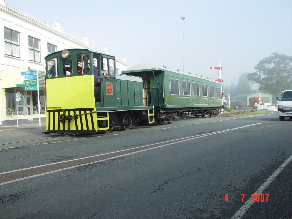 Kawakawa Train Staion | Bay of Islands Station Masters Flat Kawakawa | Image #2/2 | 