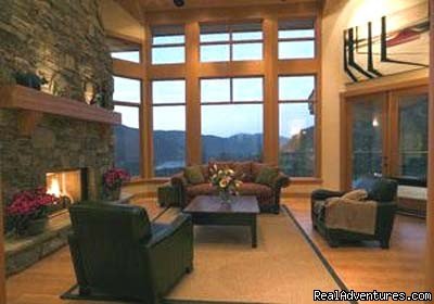 A Masterfull Living Room | Aloha Whistler Accommodations | Image #2/7 | 