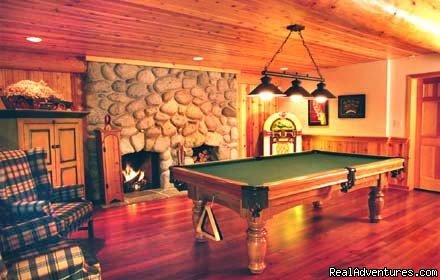 A Games Room | Aloha Whistler Accommodations | Image #5/7 | 