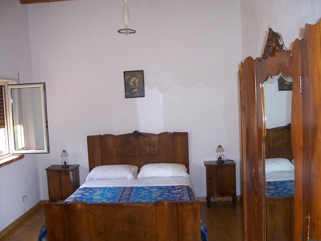 Bedroom | Holiday Houses Caccamo | Image #2/7 | 