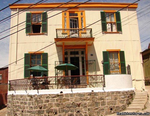 Our home- BB. Front view. | Casa Hostal 199 Valparaíso best view, B & B | Image #4/10 | 