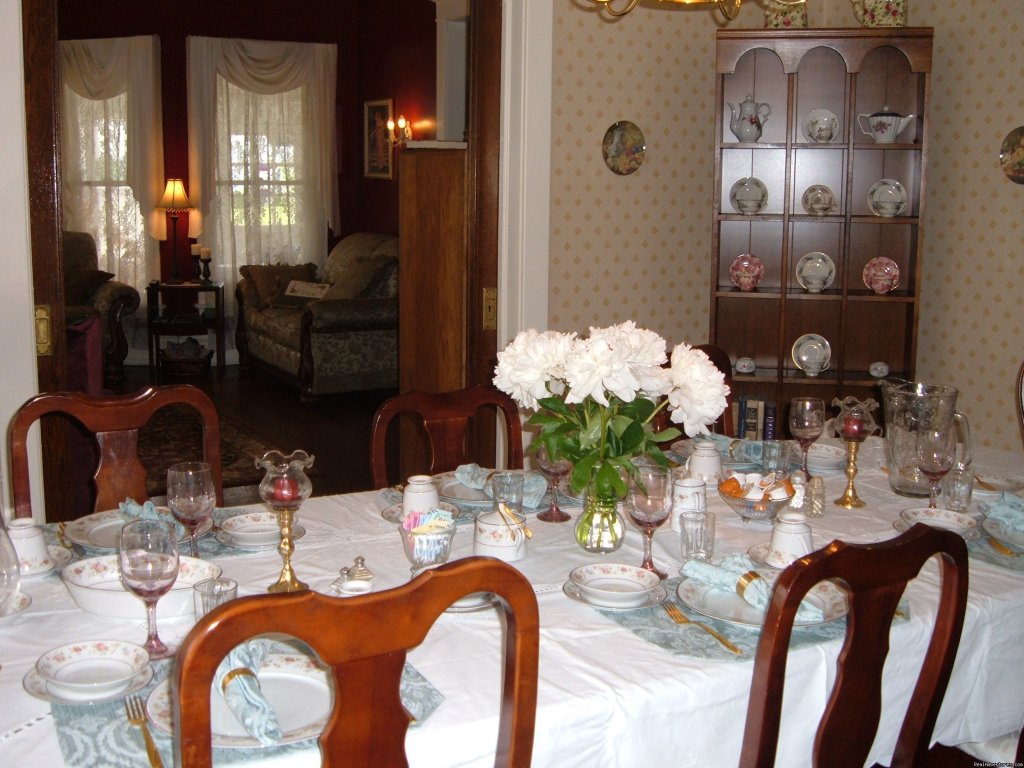 Warm & Romantic Candlelite Inn Bed & Breakfast | Ludington, Michigan  | Bed & Breakfasts | Image #1/10 | 