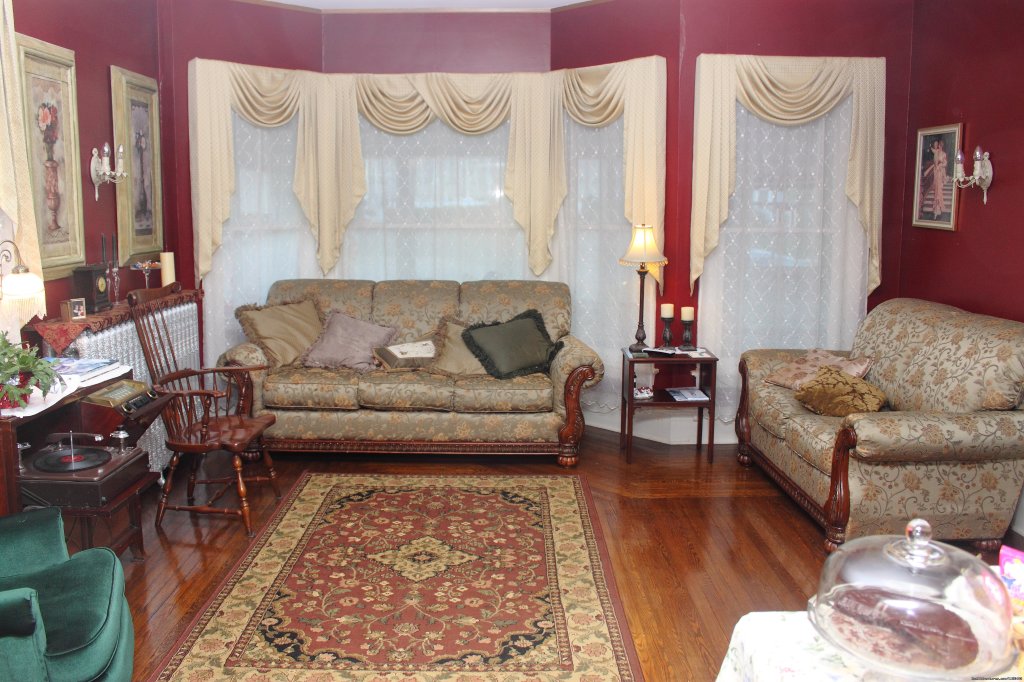 Warm & Romantic Candlelite Inn Bed & Breakfast | Image #5/10 | 