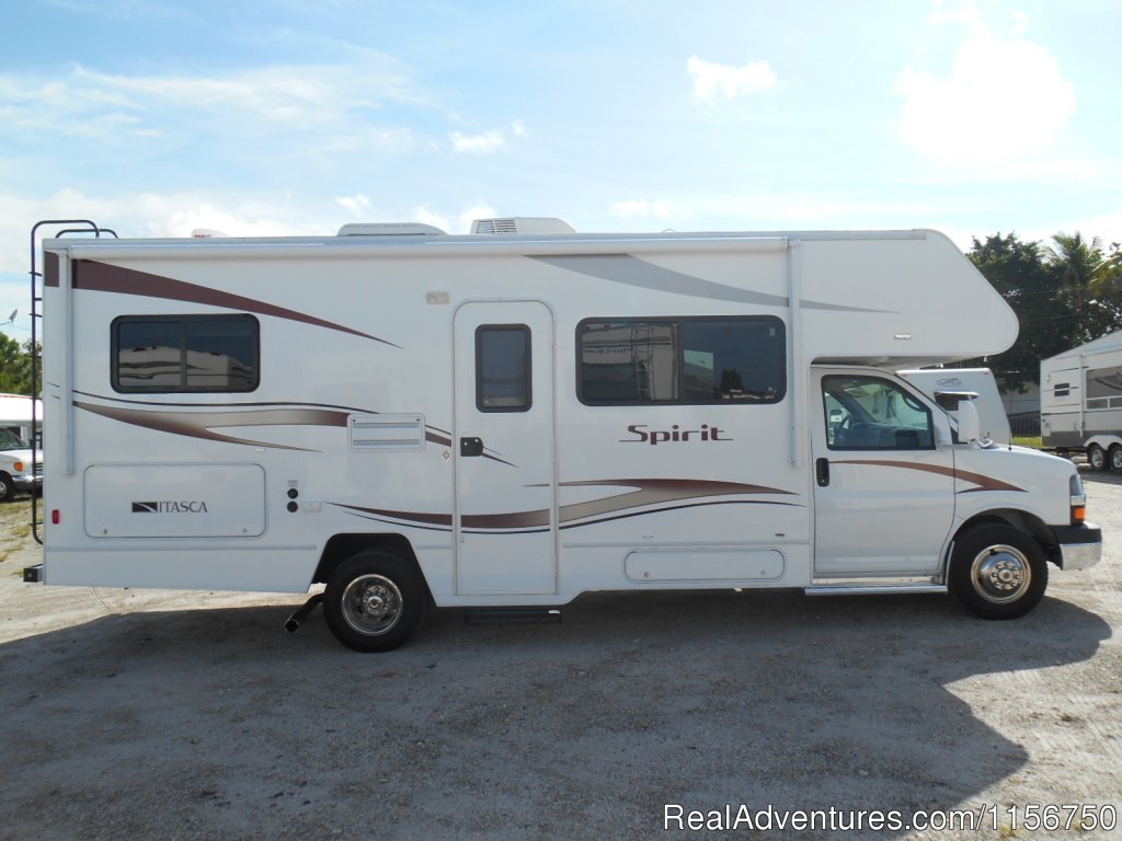 2014 Winnebago Spirit 25B | Affordable RV Rentals from Coconut RV | Image #5/7 | 