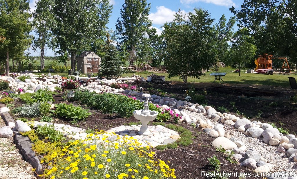 Gardens and Park | Arrowhead Rv Park | Image #2/7 | 