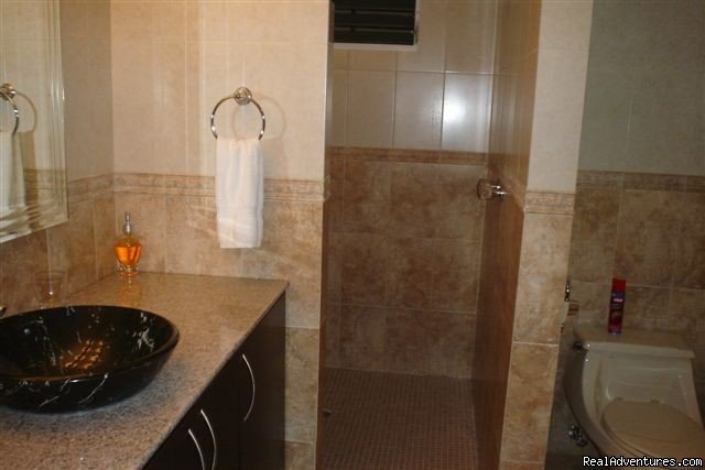 Bathroom | Condo in El Cangrejo, Panama | Image #6/8 | 