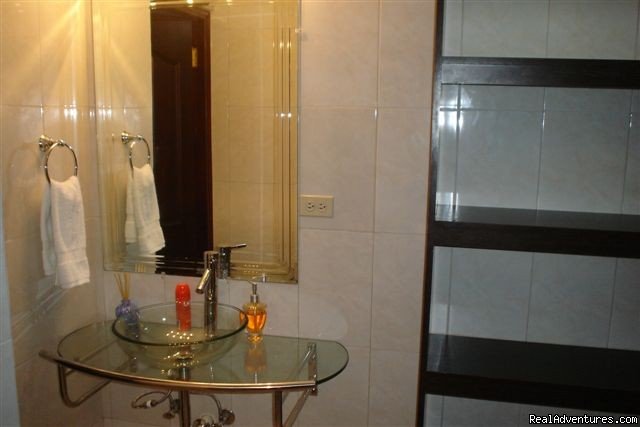 Bathroom | Condo in El Cangrejo, Panama | Image #8/8 | 