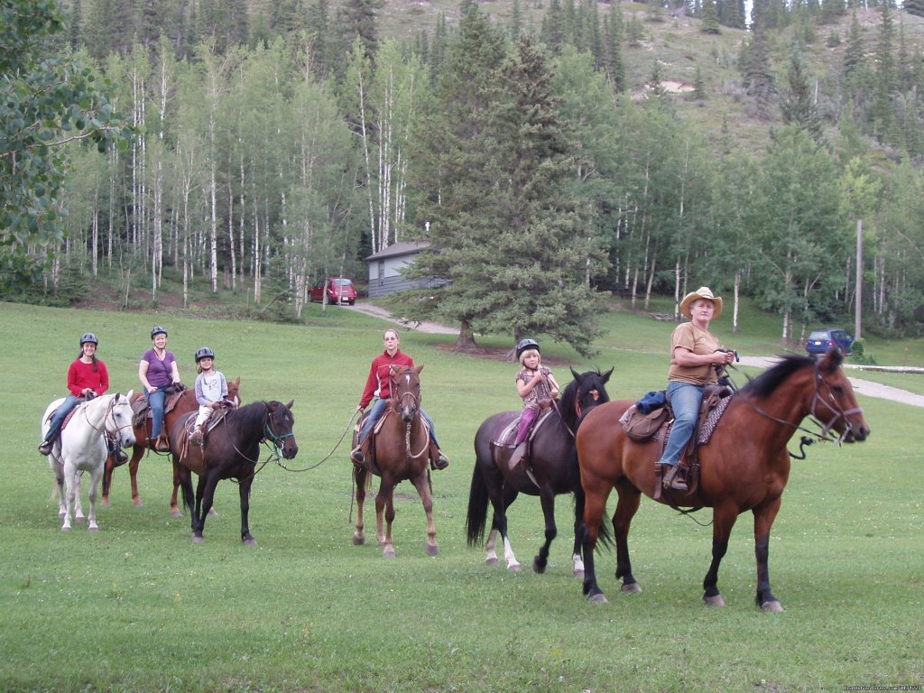 Family Fun | Old Entrance Cabins & Trail Rides Near Jasper Park | Image #12/12 | 