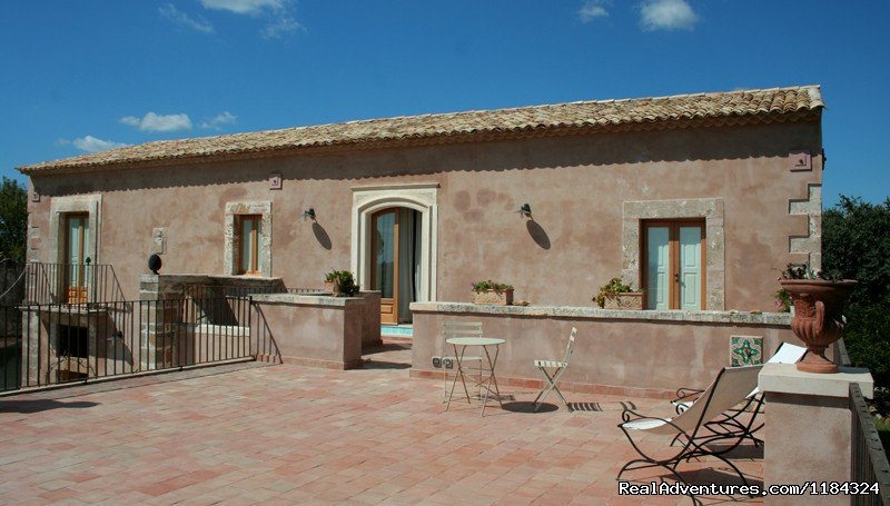 panoramic terrace | La Frescura agriturismo, to find Sicily | Image #10/12 | 