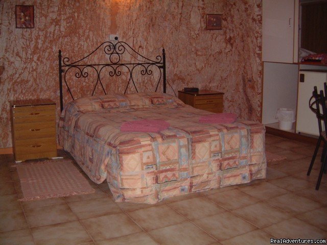 Underground Motel Room | Underground Accommodation | Image #3/6 | 