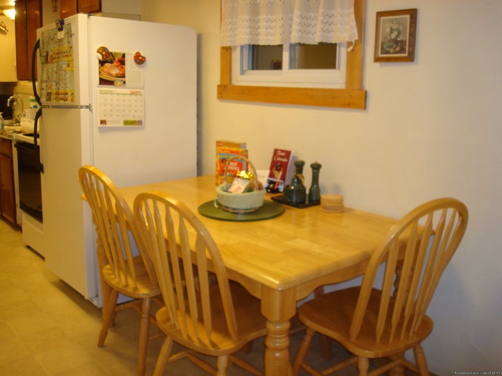 Breakfast Area | Mt Evans Cabin, Hot Springs & Historic Town | Image #7/24 | 