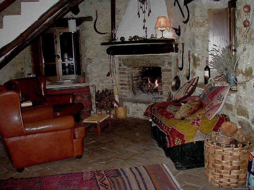 Living Room | Mountain Bike from your front door in Umbria! | Image #2/15 | 