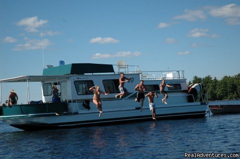 A Voyageur model houseboat | Rainy Lake Houseboats  premier houseboat rentals | Image #7/8 | 