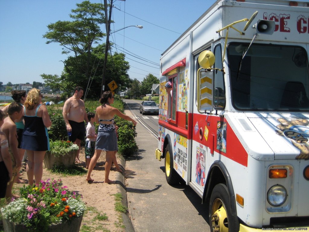 Ice Cream truck comes | Ennis Cottage with private beach for weekly rental | Image #5/6 | 