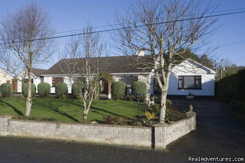 Outside view of Fortview Farmhouse