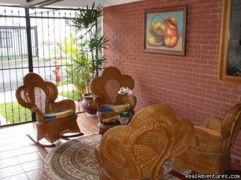 RECEPTION AREA | A Casa Lima B&B | Image #2/11 | 