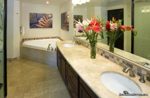 Bathroom of Queen Master Suite