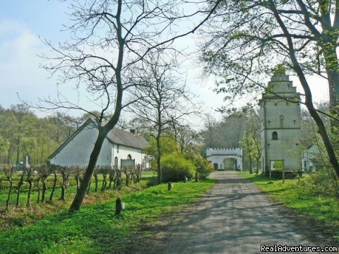 Ursel Entrance Drongengoed Estate | Romantic Lodge in Drongengoed Naturpark / Bruges  | Image #6/25 | 