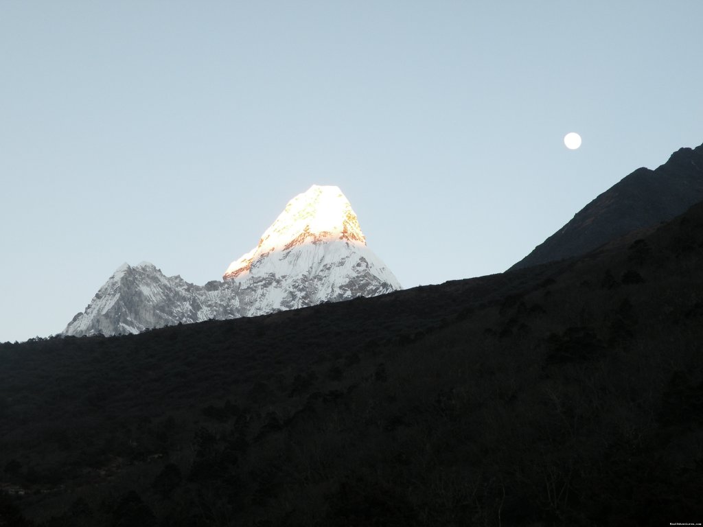 Ama Dablam 6856m | Responsible Adventures | Image #3/4 | 