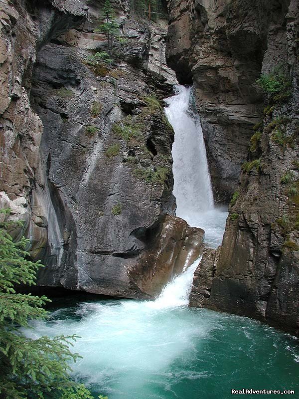 Johnston Canyon Resort | Image #2/2 | 