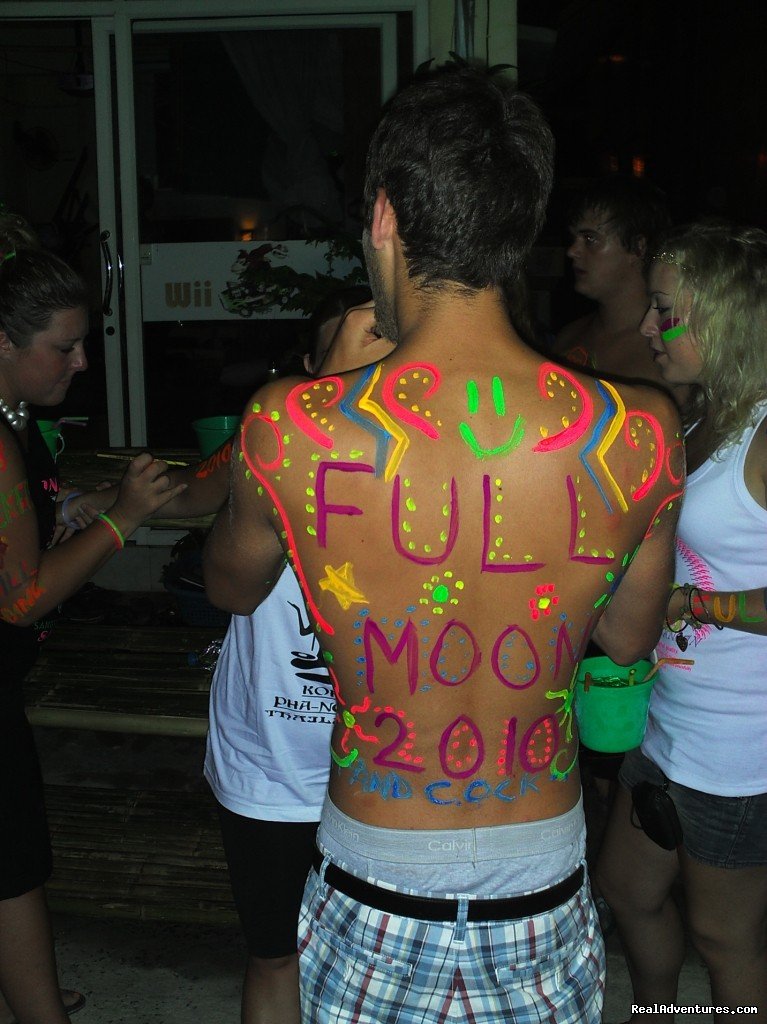 Body painting | Dancing Elephant Hostel, Full Moon Party Haadrin | Image #12/16 | 