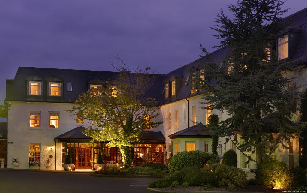 Entrance Ballygarry House Hotel and Spa | Ballygarry House Hotel & Spa an Irish Gem | Image #2/5 | 