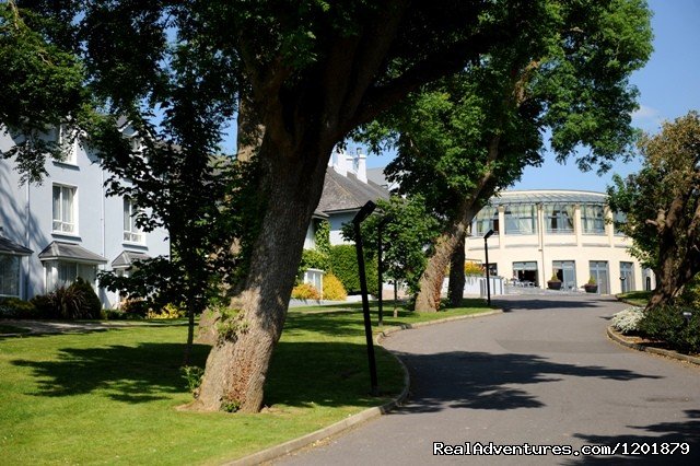 Ballyroe Heights Hotel Front | Ballyroe Heights Hotel | Image #9/9 | 