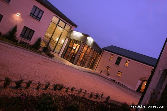 Castle Dargan Courtyard | Castle Dargan Golf Hotel Wellness, | Image #2/14 | 