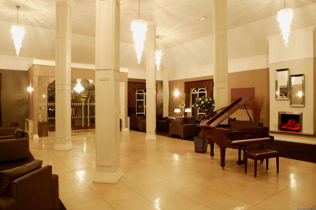 Killarney Oaks Lobby | Tranquil break in Killarney Oaks Hotel | Image #4/4 | 