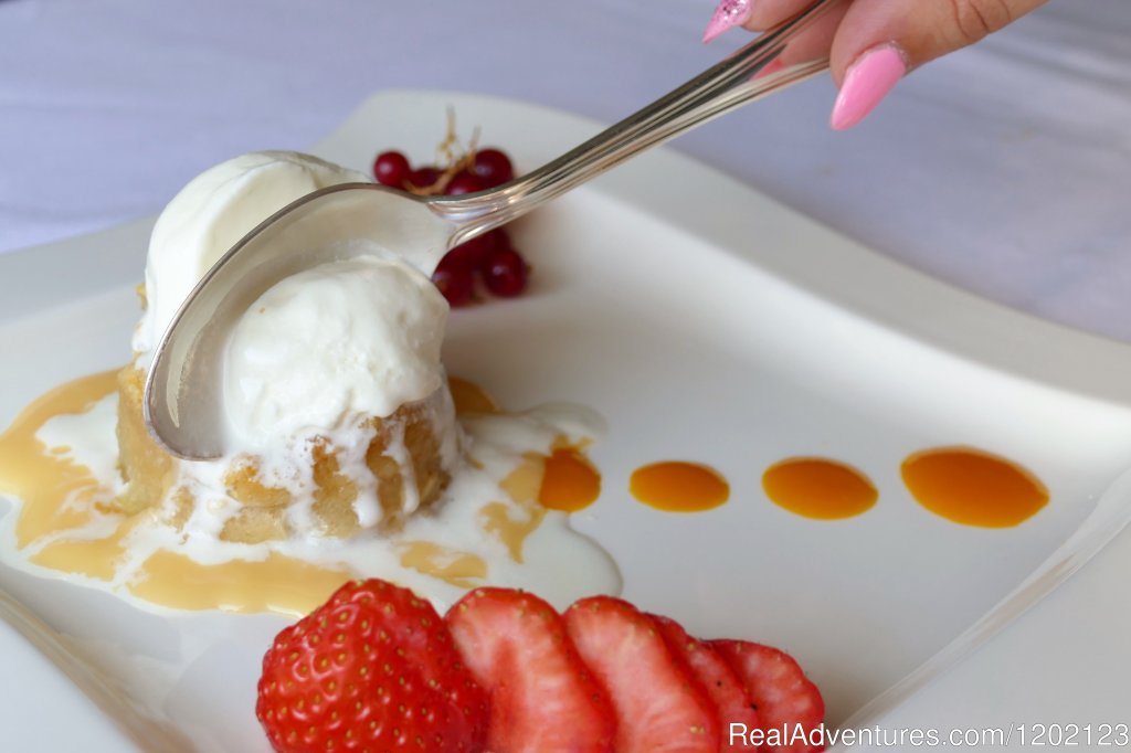 Amazing Deserts at The Nesbitt Arms Boutique Hotel | Nesbitt Arms Hotel | Image #13/14 | 