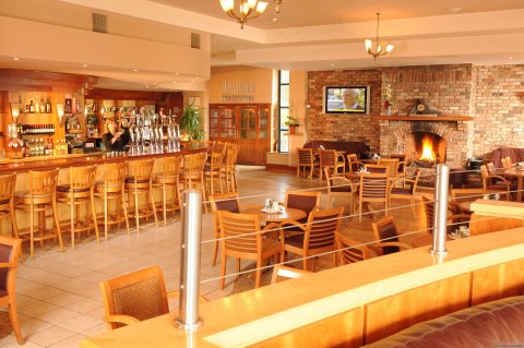 The Promenade Bar