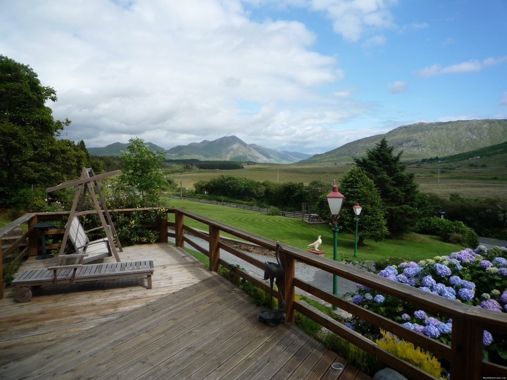 bedooms decking | Kylemore Pass Hotel | Image #20/25 | 